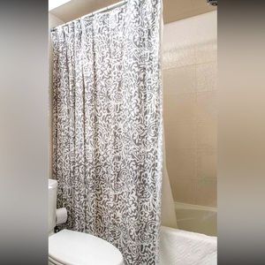 Damask pattern shower curtain. Grey/white. 12 hooks included.